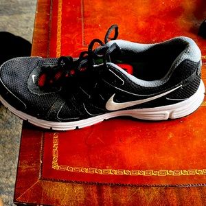 Nike Revolution 2